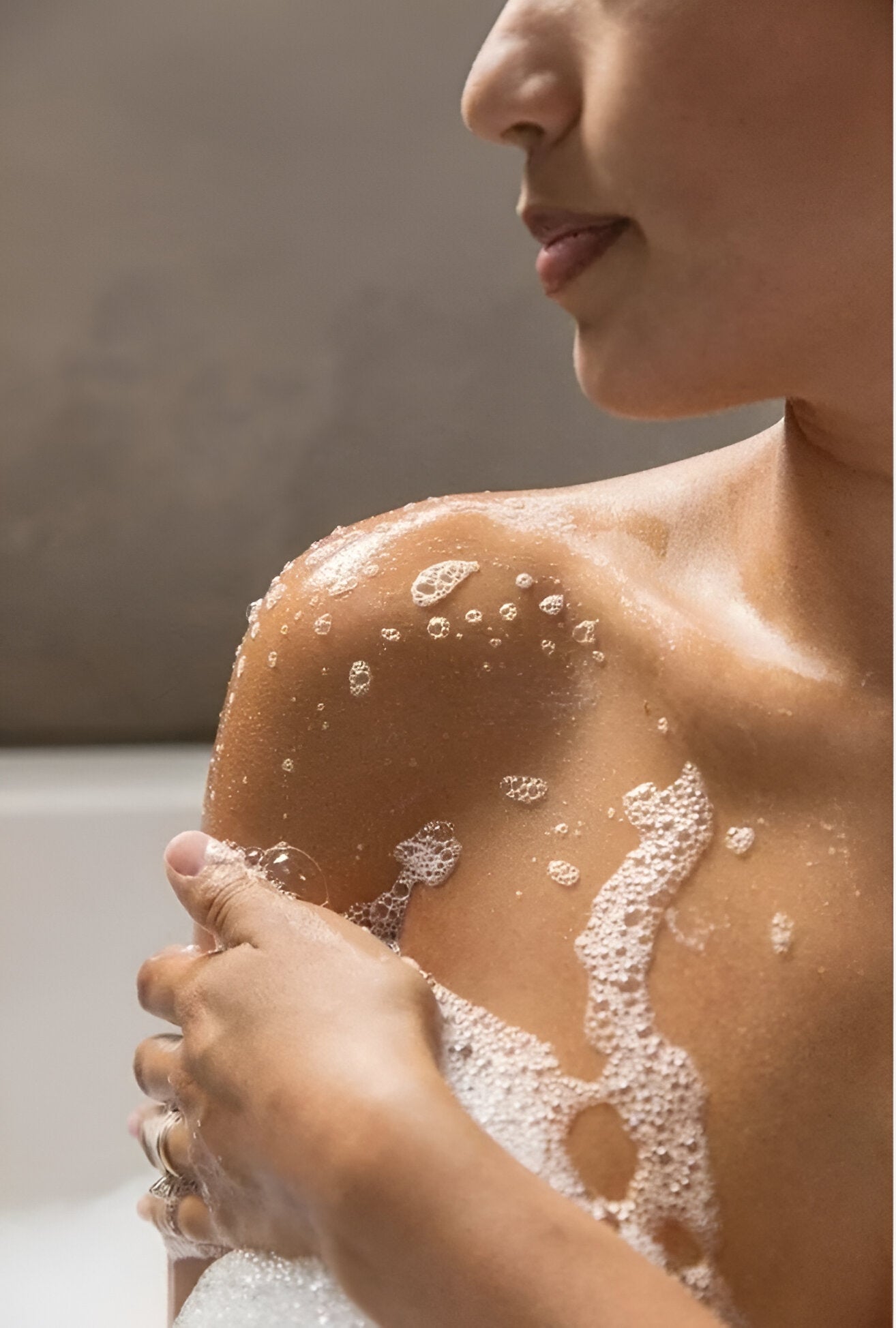 Adora Milano Hand & Body Wash, Ginger & Smoky Cardamom